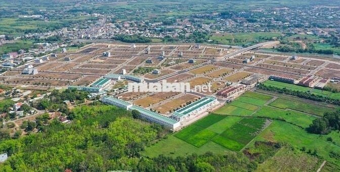 Bán nhanh lô đất ngay gần cổng chính Hùng Vương, dân cư đông đúc