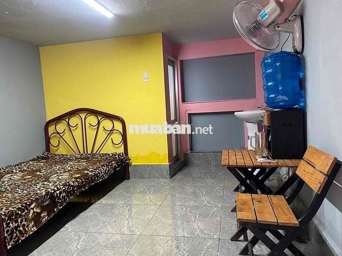 phong tầng trệt ,như căn hộ, lồi đi riêng biệt