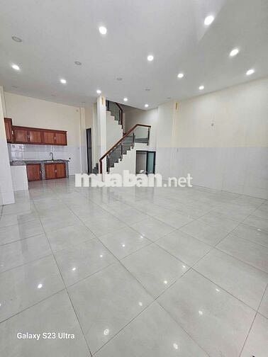 Nhà mới 5p6wc, sân trước rộng để xe máy,đi gv tb gần. Đường 6m