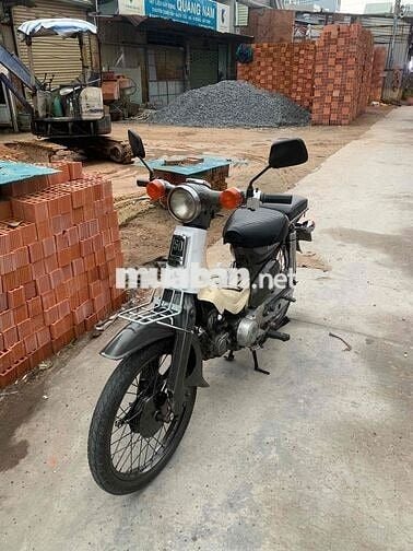 cần bán xe HON DA cub 70cc xe rất tiết kiêm xăng