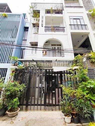 Cho thuê nhà 4 tầng hẻm ô tô giá 20 triệu/ tháng. BTT TPHCM