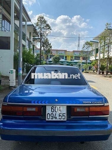 Toyota Camry 1990 - 10000 km