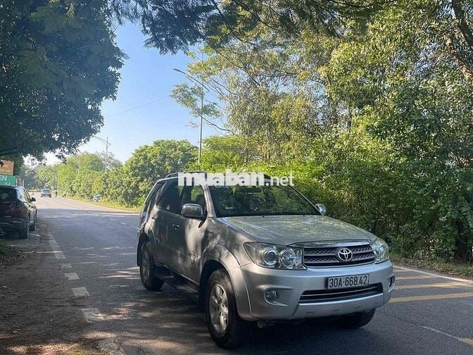 Toyota Fortuner 2010 SR5 2.7 AT - 1200 km