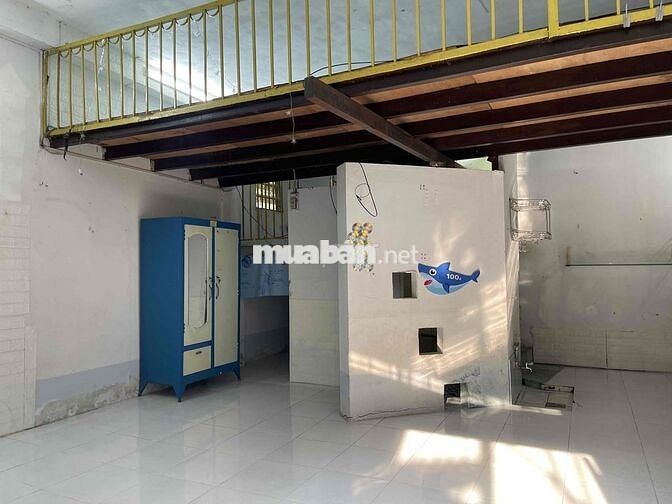 Phòng trọ riêng 40m2 có gác suốt, cho nữ thuê, giáp quận 1,  gần trườn