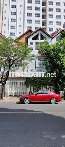 DT 8 X 20m 1 trệt 3Lầu Sân Thượng (Sàn Trống Suốt)