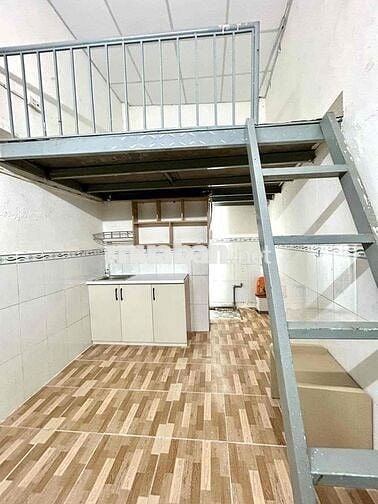 Sang lại dãy trọ 10p- 10wc ( có gác, bàn bếp,máy lạnh)