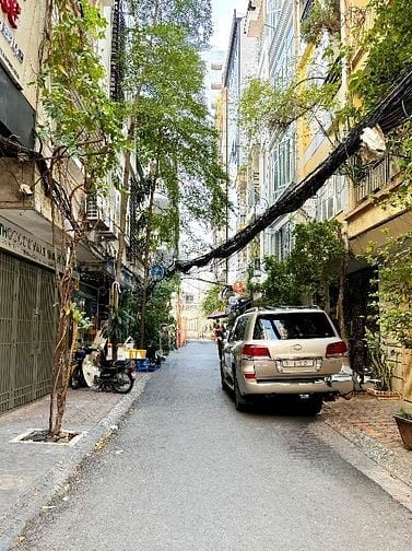 Bán nhà riêng 66m2 ở Thái Hà,lô góc 3thoáng,phân lô oto đỗ cổng,18.2tỷ