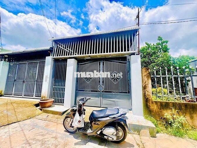 Cần bán gấp căn nhà cấp 4 ở 1/ Tân Hiệp 18, Hóc Môn 95m2 SHR giá 965tr