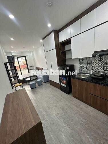 CCMN 30m2 Full đồ xịn sò. Ban công thoáng tại Quan Nhân