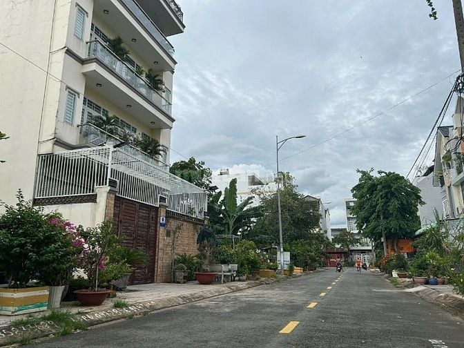 BÁN ĐẤT 8 X 17.5M - GẦN CHỢ VÀ ỦY BAN PHƯỜNG THẠNH MỸ LỢI 