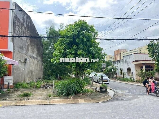 NGỘP NGỘP LÔ ĐẤT 210M2/620TR GÓC 2 MT NGUYỄN VĂN HOÀI FULL THỔ , SHR