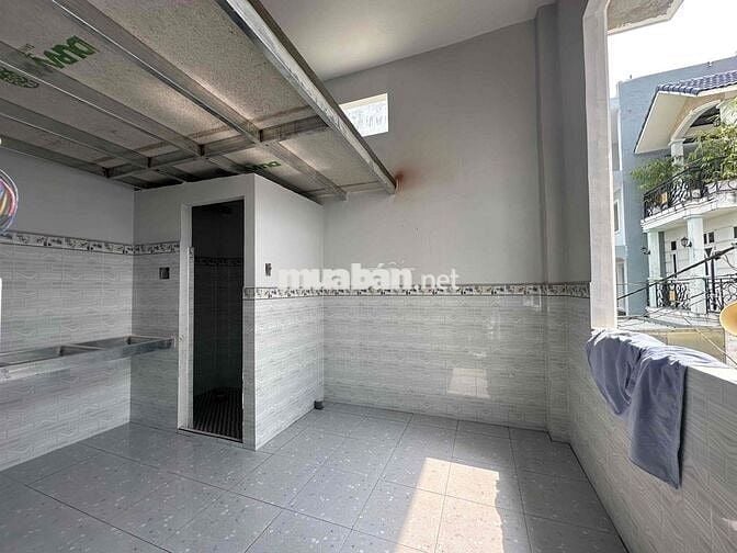 phòng trọ giá rẻ ngay cầu Tân Thuận sát KCX Tân Thuận