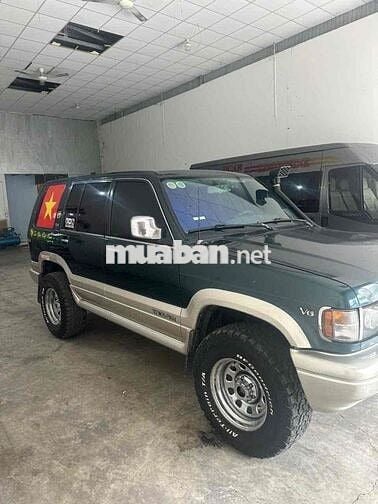 Isuzu Trooper xe cực mới 2 cầu xe giọn chơi tâm h