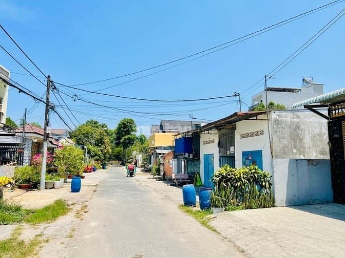 KHÔNG XOAY KỊP TIỀN TRẢ NỢ-BÁN GẤP MT ĐƯỜNG TT CỦ CHI 222M2 SHR 800TR