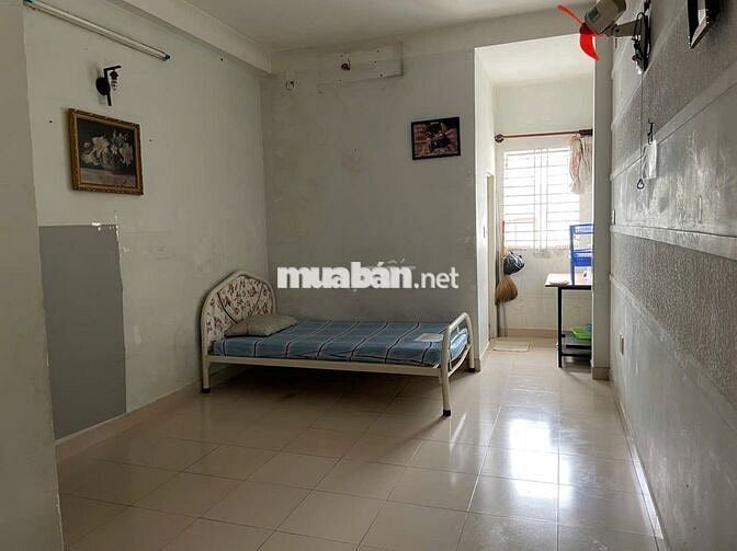 Phòng cho1-2 người, 30m2 Nội Thất Cơ Bản,Ngay CĐ GTVT Văn Cao, Tân Phú