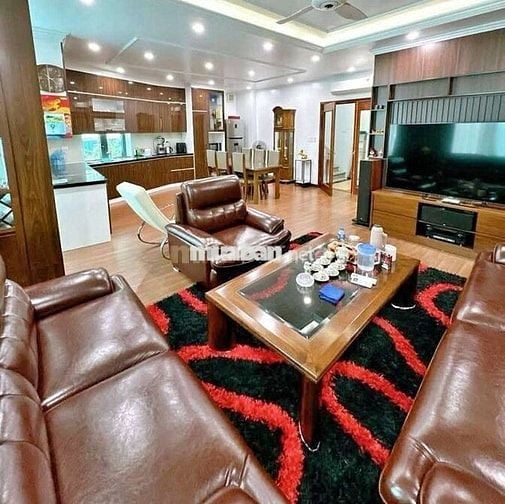 Đông Ngạc - Dân xây 60 m-  Wiew sân chơi, ô tô đỗ cửa- Gần ô tô tránh.