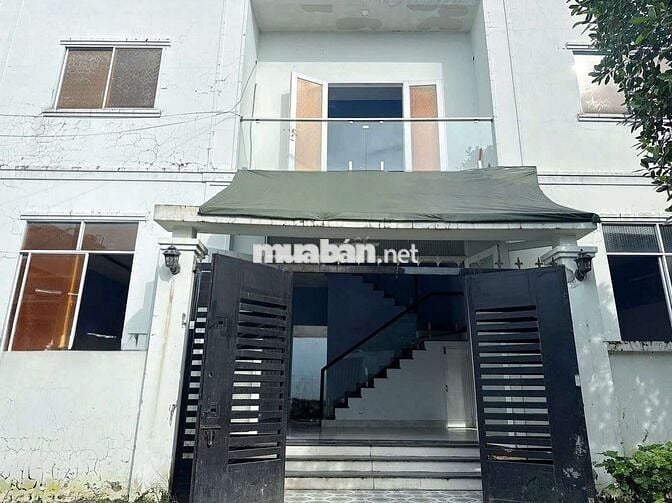 Bán nhà sổ hồng gần kdc phong phú.