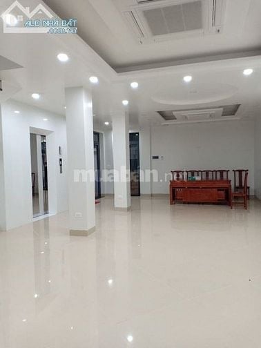 Cho thuê nhà ngõ 199 hồ tùng mậu 130m x 7T thang máy