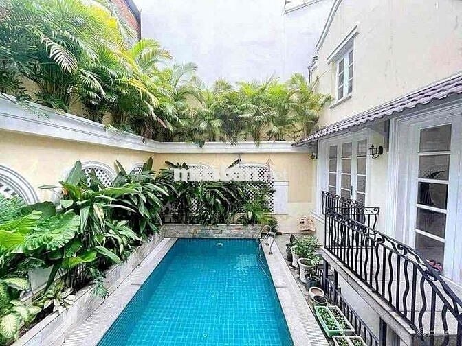 Biệt thự sân vườn nằm trục chính Phùng Khắc Khoan ngang khủng 15m