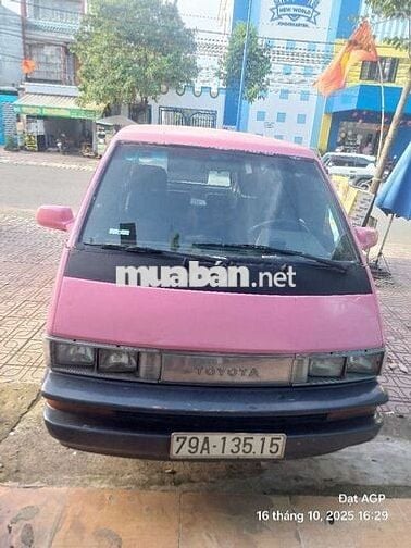 Toyota 9 chỗ ko niên hạn đăng kiểm 4/2026