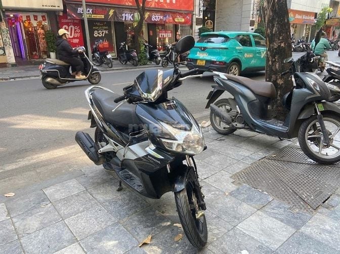 Xe  Airblade 110 FI nẹp mạ crom 6 nan (sản xuất 2010) chính chủ 
