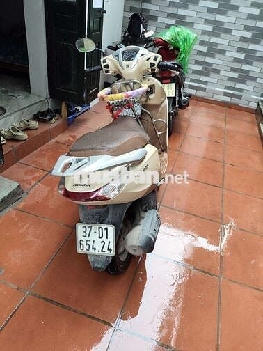 Cần bán xe máy Honda lead- xe gia đình đi