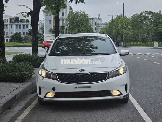 Kia Cerato 1.6 MT 2018 màu trắng