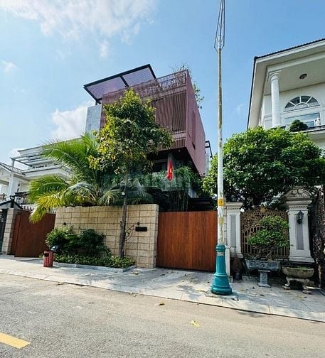 Giảm 25% giá từ 165tỷ về 115tỷ Biệt thự 680m2 Hồ Bơi khu Compound Q2