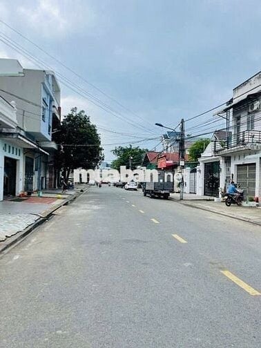 Nhà mặt tiền đường DS25 KDC Việt Sing 150m2 giá rẻ đầu tư có dòng tiền