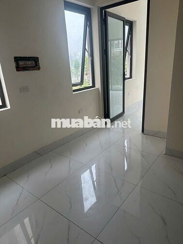 Cho thuê nhà liền kề hoàn thiện 5 tầng 6 phòng ngủ khép kín giá 12tr