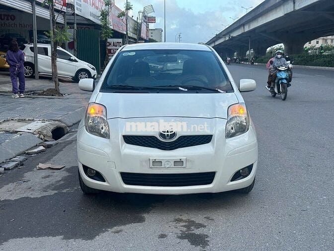 Toyota Yaris 1.3 AT nhập Nhật 2010