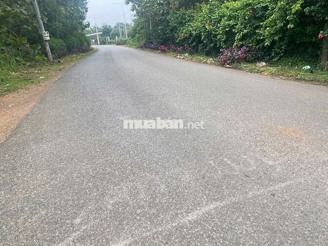 BÁN 7387M2 ĐẤT CÓ HAI MẶT TIỀN,DÂN CƯ XUNG QUANH,THÍCH HỢP PHÂN LÔ