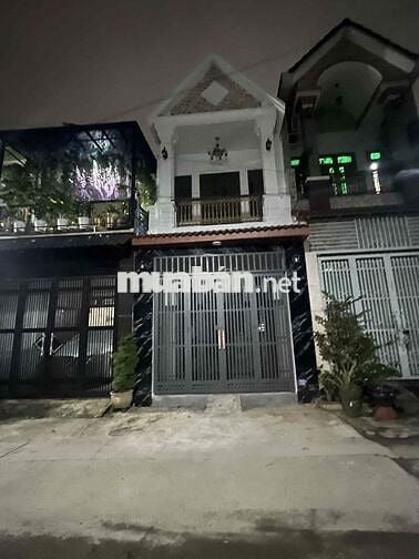 GIẢM HẲN 150TR CÒN 4,35TỶ NHÀ 3 LẦU DĨ AN XE HƠI ĐẬU CỬA