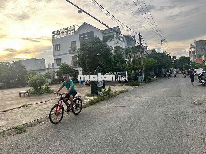 bán gấp lô đất tdc. đongo hoa gan siêu thị go bigc dt 100m2