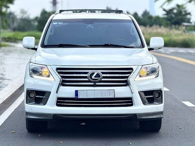 🐦‍🔥 LEXUS LX570  • Odo : 60.000 mls • Sản xuất : 2010 • màu trắng 