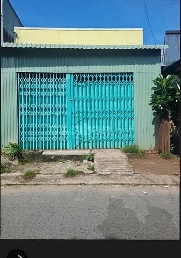 gấp !!! Cần bán lô đất tặng nhà c4 ở Bà điểm-Hóc Môn(70m2),giá 990tr