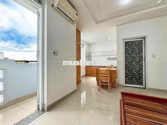 STUDIO BAN CÔNG FULL NỘI THẤT NGAY CÔNG VIÊN PHẦN MỀM QUANG TRUNG