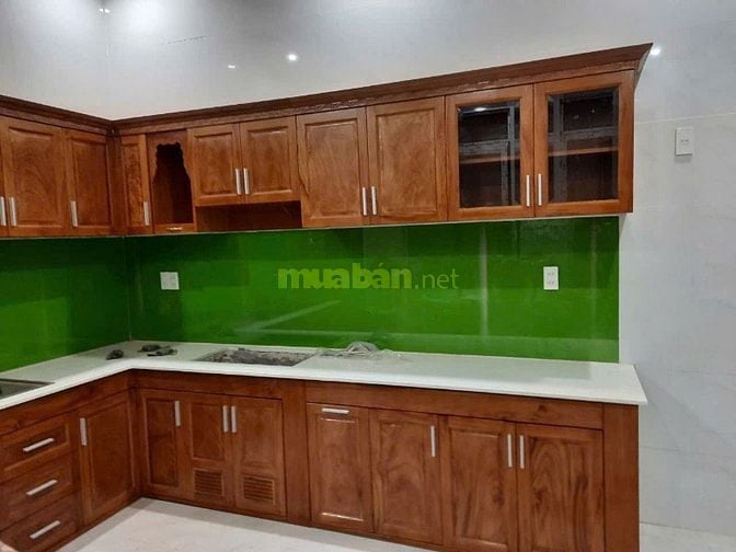 Tủ bếp gỗ, gỗ cứng cáp, màu đẹp, chắc chắn, giá tôt·
