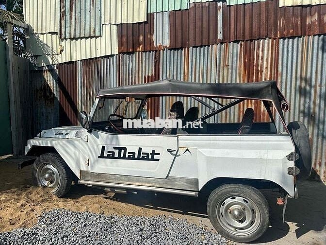 xe cổ triorren dalat 1975