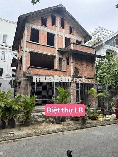 CẦN BÁN BIỆT THỰ SÀI ĐỒNG LONG BIÊN HÀ NỘI.