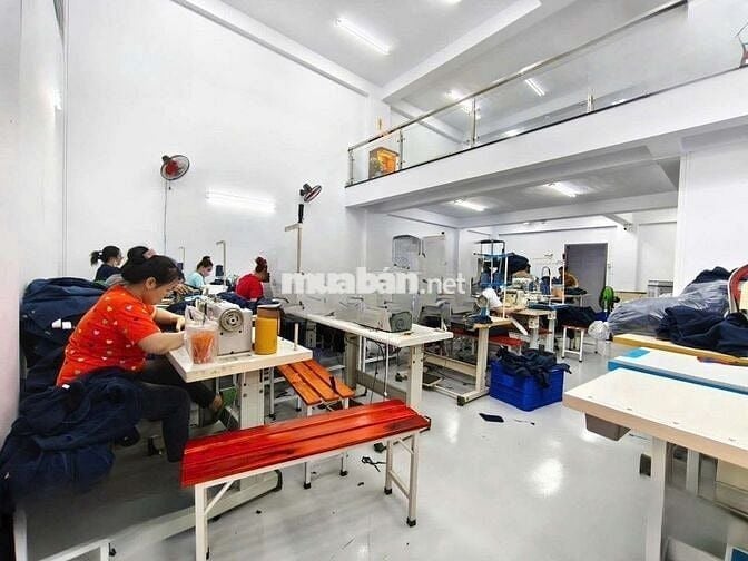 Cho thuê NNC -
DTSD: 500m2 
Kết cấu:1 trệt + lửng-  2lầu  Thang máy