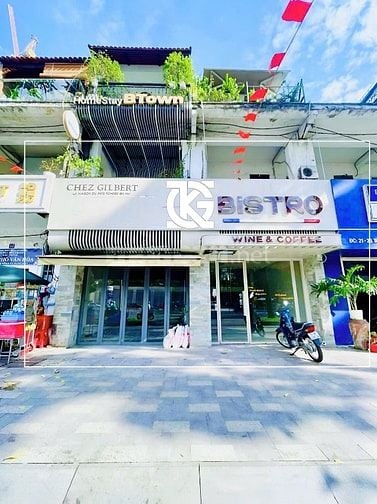 Cho Thuê Nhà Mặt Tiền: 17-19 Trần Hưng Đạo - Quận 1 - 8x20m