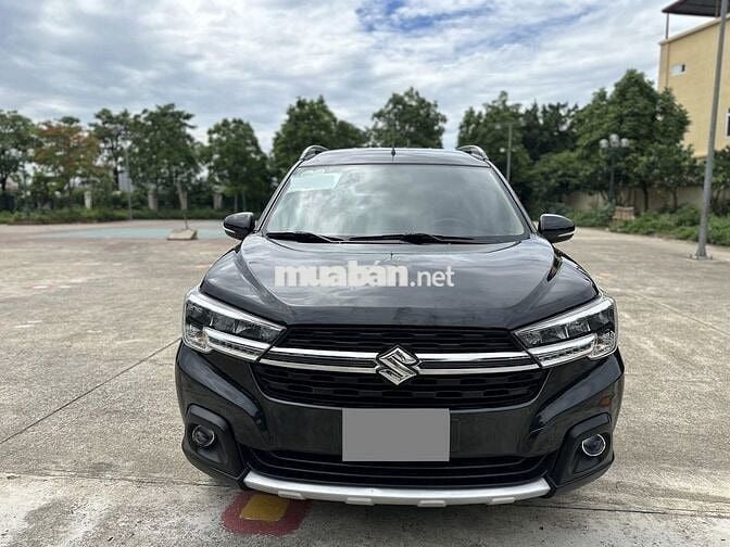 Suzuki XL7 2022 màu đen, số tự động