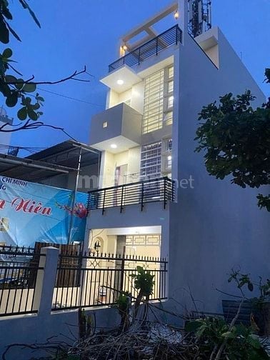 Nhà mới, mặt tiền ngõ hẻm, hẻm 2 xe hơi