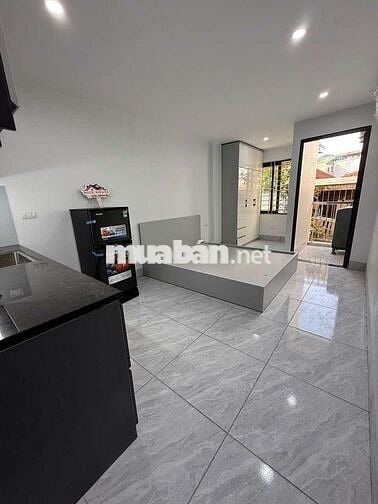 Bóc tem CCMN 25m2 xịn sò. Full đồ máy giặt, ban công tại Pháo Đài Láng