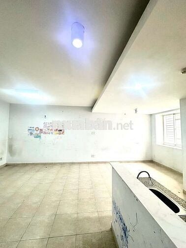 80m2 căn hộ quận 8 có thang máy khu vực BDS tăng từng giờ...😍😍😍😍