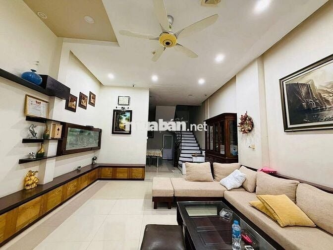 Giáp Bát phân lô 35m x 5 tầng, oto đỗ cửa, sẵn nội thất, đất siêu lộc!