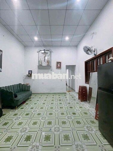 Cho thuê nhà sạch sẽ (1PN,có 1c máy lạnh), ngay Đền Thánh Martin,