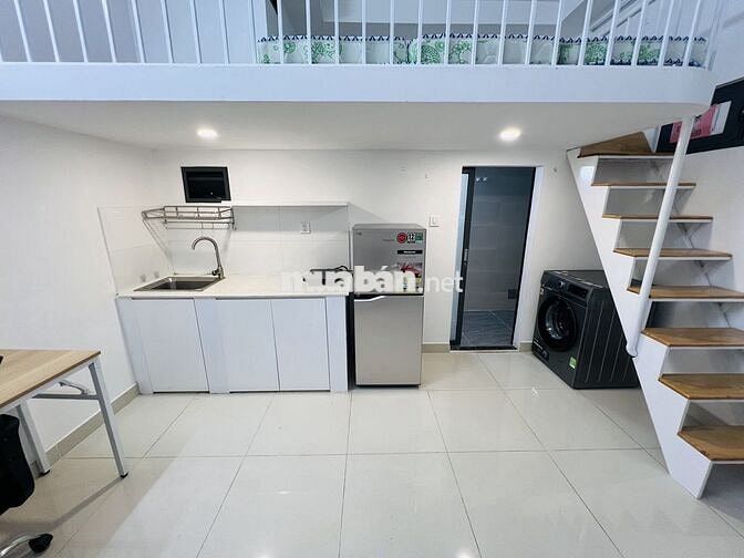 Duplex tiện nghi full nội thất ngay cạnh phố ẩm thực Phan Xích Long