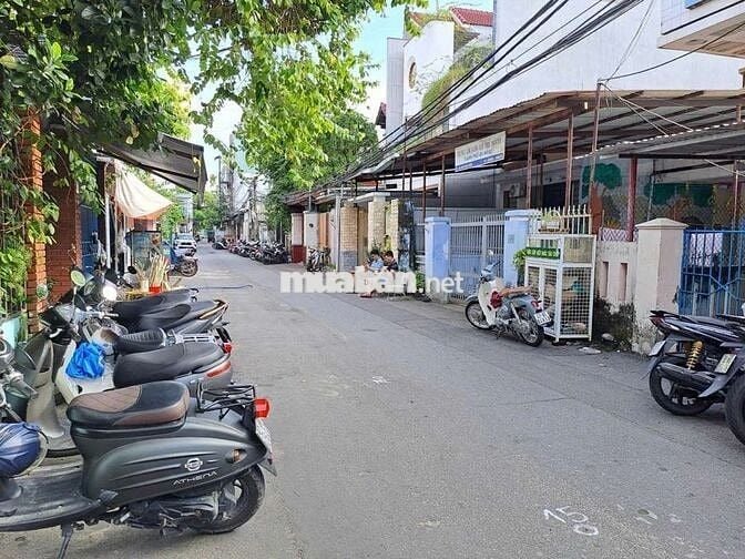 Bán đất tặng nhà, khu vực gần biển mỹ khê, ngang rộng, đầu tư cực tốt